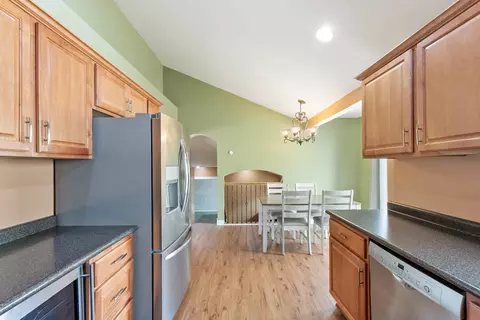 Kitchen - 2004 Cumberland Dr, Plainfield, IL 60586 photo 3 of 4
