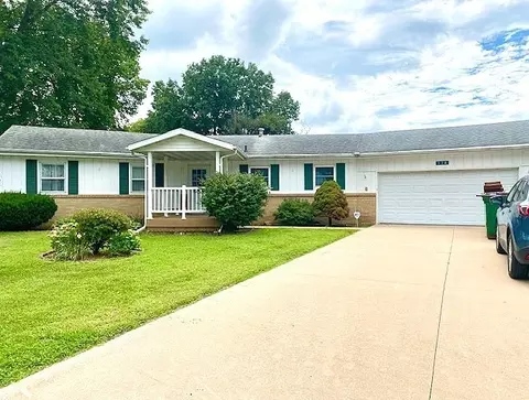 908 Wiker Dr, Rock Falls, IL 61071