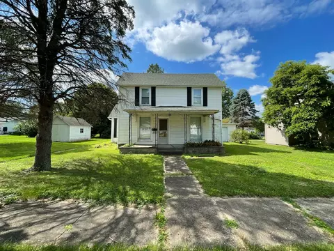 203 E Mckibben St, Rossville, IL 60963
