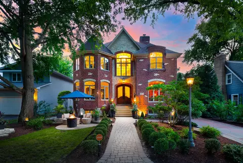 417 S Sleight St, Naperville, IL 60540