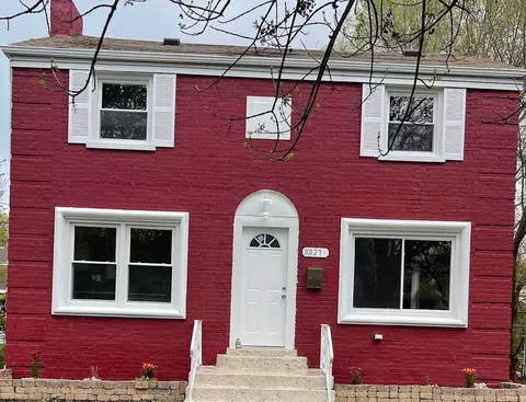 10127 S Paxton Ave, Chicago, IL 60617