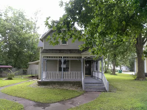 105 E 3rd St, Hammond, IL 61929