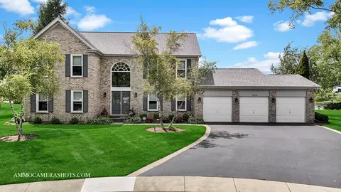5070 Thornbark Dr, Hoffman Estates, IL 60010