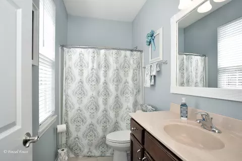 459 E Amberside Dr, Elgin, IL 60124 photo 20