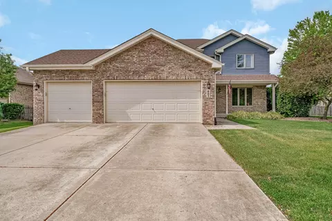 601 High Grove Dr, Minooka, IL 60447