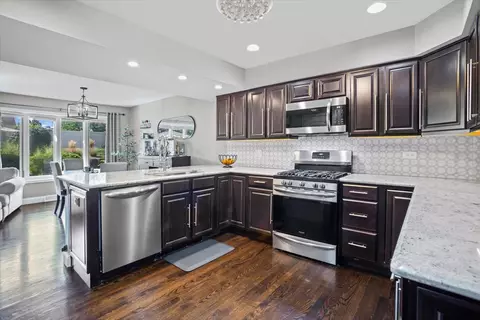 Kitchen - 1819 Golf View Dr, Bartlett, IL 60103 photo 2 of 3