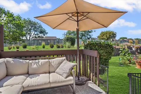 Exterior - 1819 Golf View Dr, Bartlett, IL 60103 photo 2 of 3