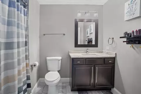 Bath - 1819 Golf View Dr, Bartlett, IL 60103 photo 3 of 3