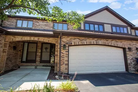 1819 Golf View Dr, Bartlett, IL 60103