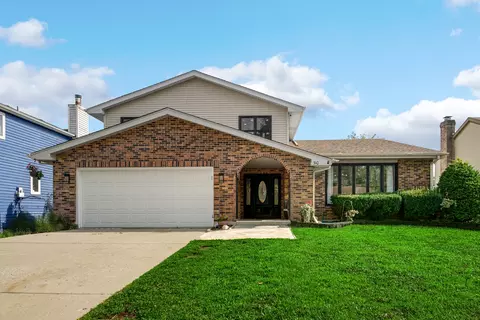 310 Terry Ln, Bloomingdale, IL 60108