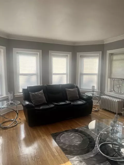 Living - 7308 S Constance Ave, Chicago, IL 60649 photo 2 of 2
