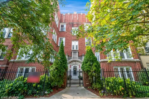 1635 W Estes Ave #4W, Chicago, IL 60626