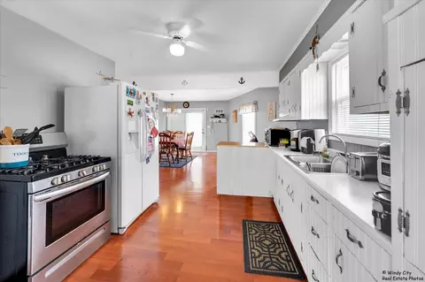 Kitchen - 105 N Chase Ave, Bartlett, IL 60103 photo 2 of 2