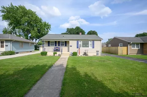 Exterior - 105 N Chase Ave, Bartlett, IL 60103 photo 1 of 2