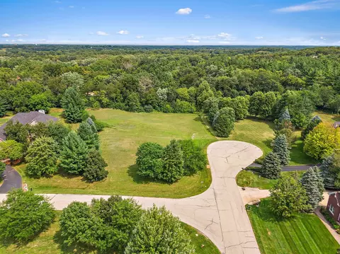 4315 S Heritage Hills Rd, Crystal Lake, IL 60012