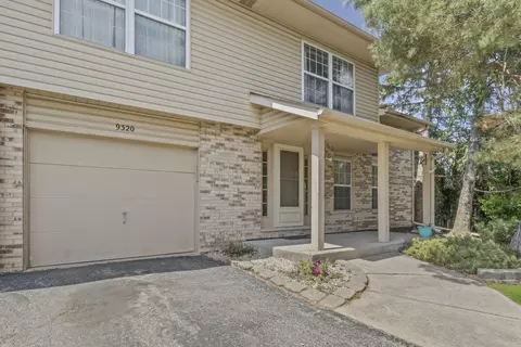 9320 Meadowview Dr, Orland Hills, IL 60487
