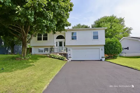 4114 Luckie Ct, Zion, IL 60099
