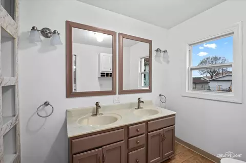 Bath - 1409 Pulaski St, Peru, IL 61354 photo 1 of 2