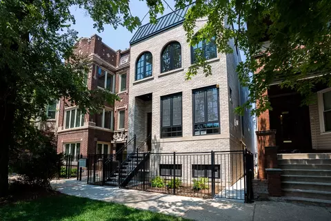 1342 W Wellington Ave, Chicago, IL 60657
