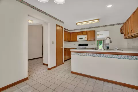 13472 S Redberry Cir, Plainfield, IL 60544 photo 5