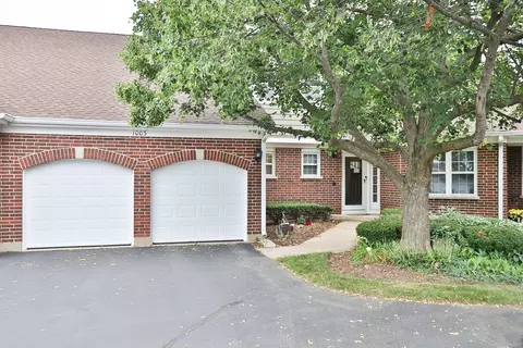 1003 Interloch Ct, Algonquin, IL 60102
