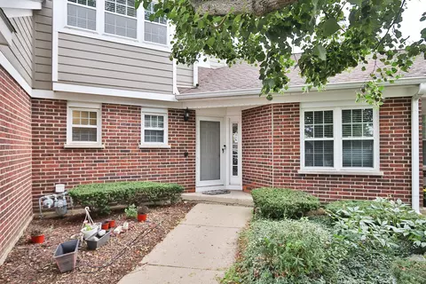 1003 Interloch Ct, Algonquin, IL 60102 photo 2
