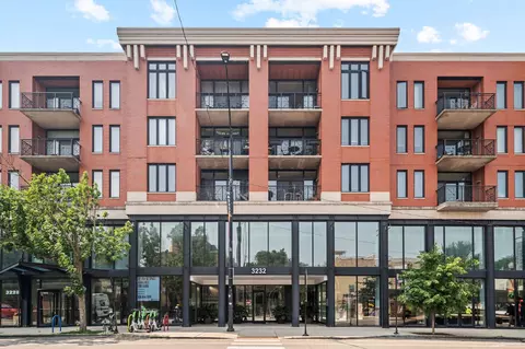 3232 N Halsted St #D1001, Chicago, IL 60657