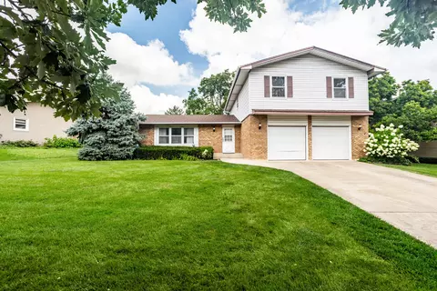1700 Oxnard Dr, Downers Grove, IL 60516