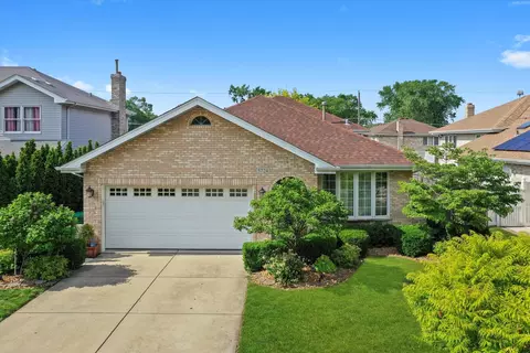 5724 W 82nd Pl, Burbank, IL 60459