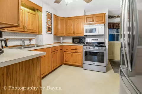 Kitchen - 790 W Charles St, Kankakee, IL 60901 photo 2 of 2