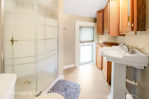 Bath - 790 W Charles St, Kankakee, IL 60901 photo 3 of 4
