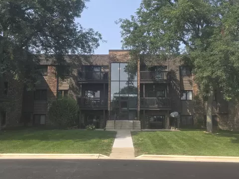 1484 Stonebridge Cir #B12, Wheaton, IL 60189
