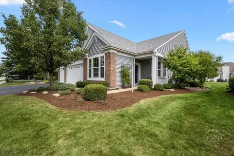 942 Scottsdale Dr, Pingree Grove, IL 60140
