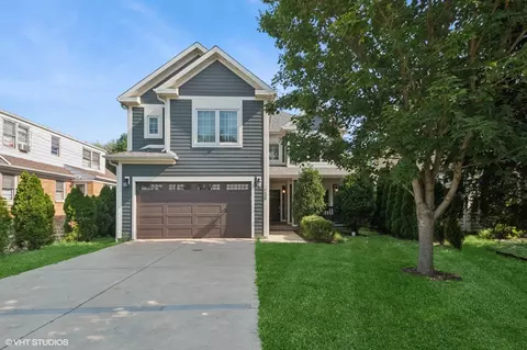 1635 Elder Ln, Northfield, IL 60093