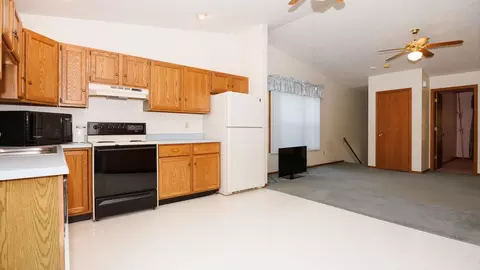 Kitchen - 2717 Arrowhead Dr, Bloomington, IL 61704 photo 4 of 4