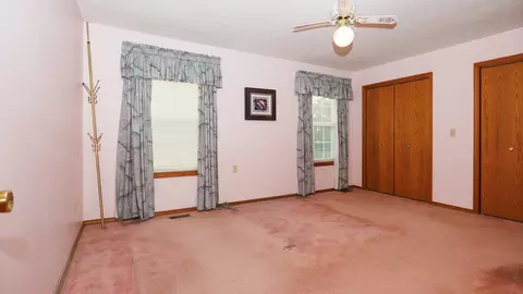 Bedroom - 2717 Arrowhead Dr, Bloomington, IL 61704 photo 7 of 8