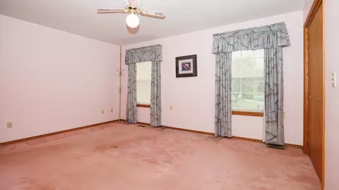Bedroom - 2717 Arrowhead Dr, Bloomington, IL 61704 photo 4 of 8