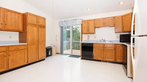 Kitchen - 2717 Arrowhead Dr, Bloomington, IL 61704 photo 3 of 4