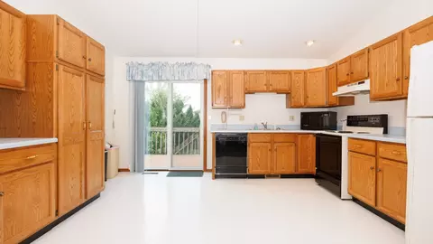 Kitchen - 2717 Arrowhead Dr, Bloomington, IL 61704 photo 1 of 4