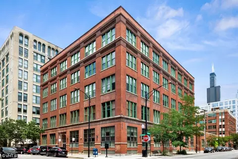 331 S Peoria St #PH6, Chicago, IL 60607