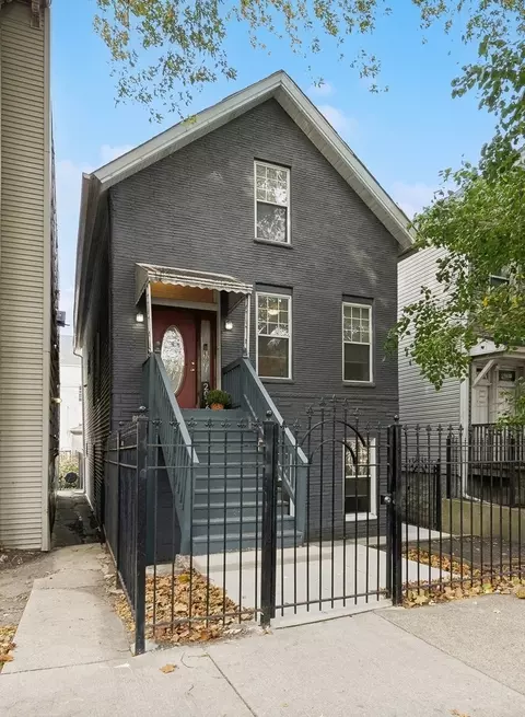 2076 N Campbell Ave, Chicago, IL 60647