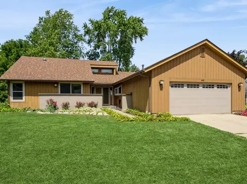 468 Tanglewood Dr, Gurnee, IL 60031