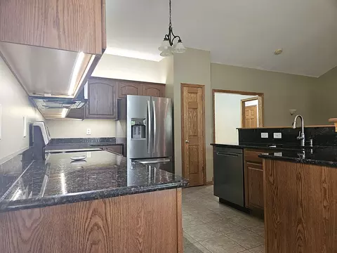 Kitchen - 1670 Overlook Dr, Dixon, IL 61021 photo 4 of 5