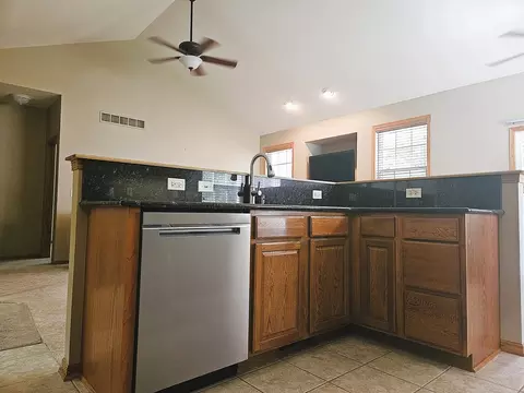 Kitchen - 1670 Overlook Dr, Dixon, IL 61021 photo 2 of 5
