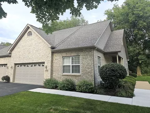 1670 Overlook Dr, Dixon, IL 61021