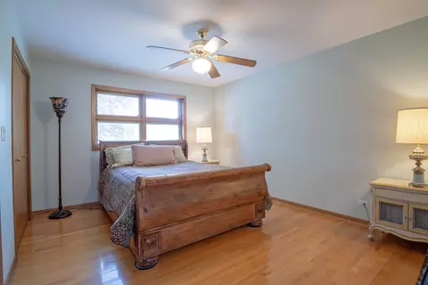 Bedroom - 809 Tide Ct, Wheeling, IL 60090 photo 2 of 3