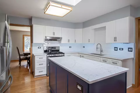 Kitchen - 809 Tide Ct, Wheeling, IL 60090 photo 2 of 3