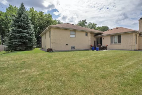 Exterior - 809 Tide Ct, Wheeling, IL 60090 photo 4 of 4