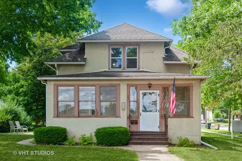 154 N Fremont St, Palatine, IL 60067