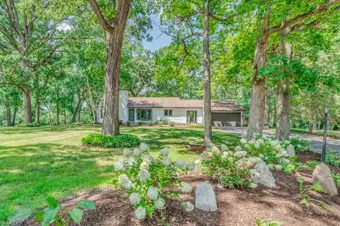 27784 W Flynn Creek Dr, Barrington, IL 60010